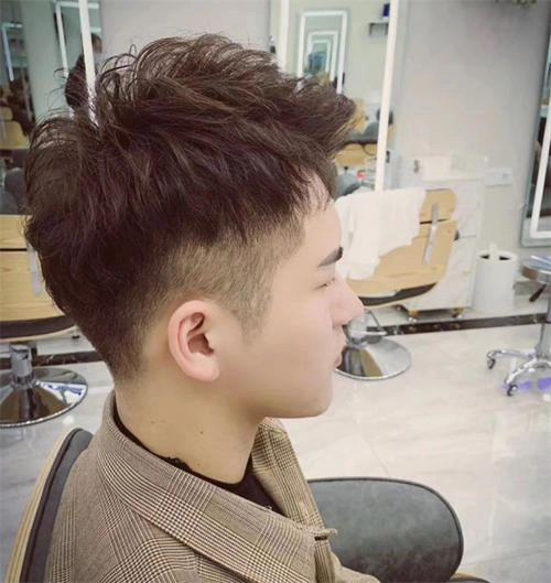 帅气时髦定位烫 变男神"有捷径"_男生烫发 - 美发站