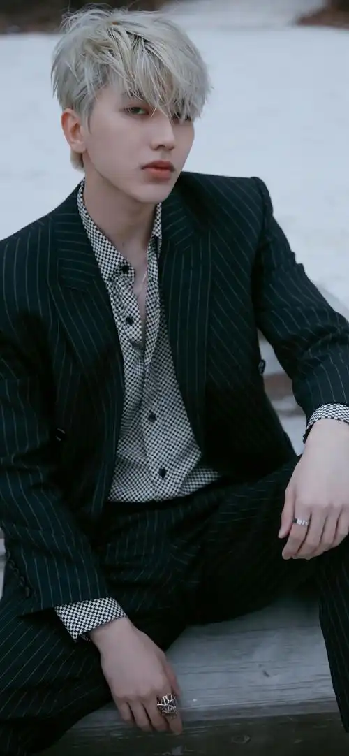 超有型蔡徐坤锁屏壁纸