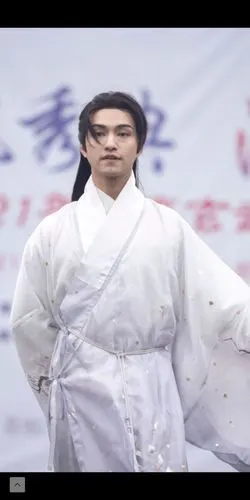 看了这个网红楚淇,感叹现在的化妆术,特别是滤镜真的强大