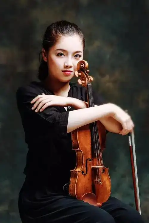 特邀小提琴演奏:汤乐洋