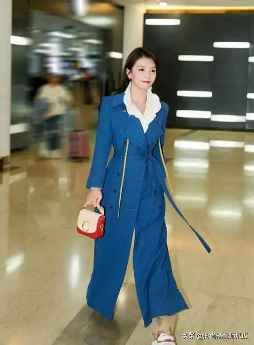 秋冬季节的大衣搭配,多看看明星女神们的穿搭,你会找到非常大的灵感