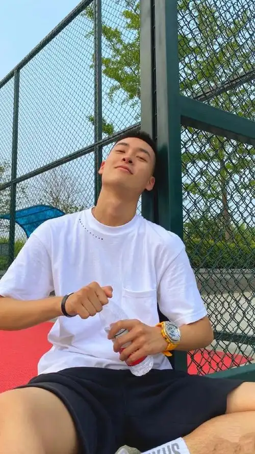 寸头体育生小狼狗,荷尔蒙爆炸哈士奇男朋友!