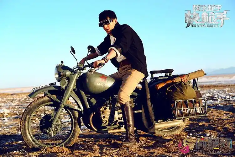 《快手枪》林更新帅气亮眼 与女神张静初上演欢喜冤家|海报|大漠|主演