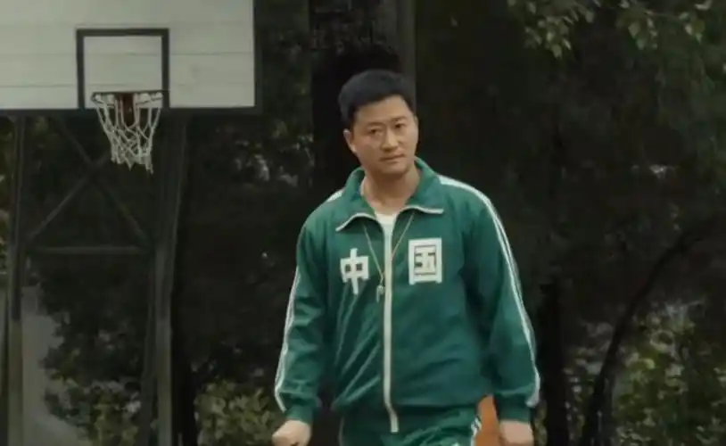 下面分享给大家三种不同的吴京中国表情包,对应不同的姿势,非常好用