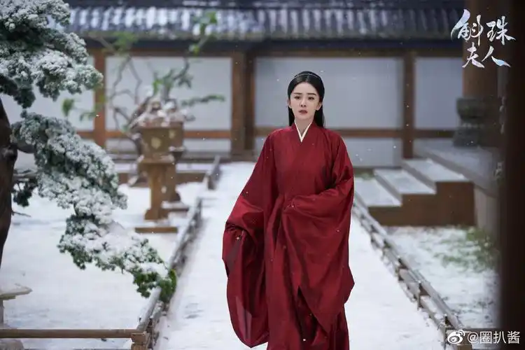 杨幂斛珠夫人大婚造型一身红衣太美了