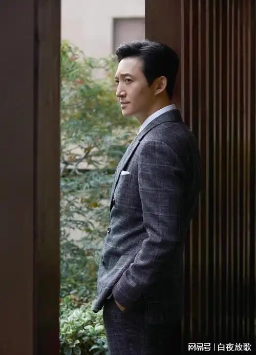 五位儒雅帅气,演技精湛却大器晚成的中年男演员,你最喜欢哪个?