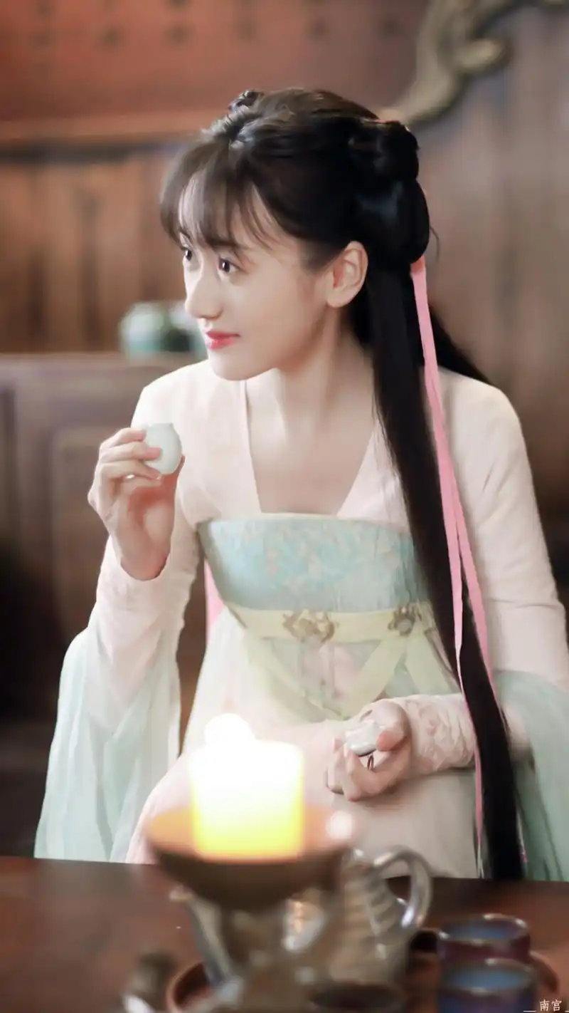 袁冰妍真是个宝藏女孩,古装可盐可甜,古装扮相一个比一个美