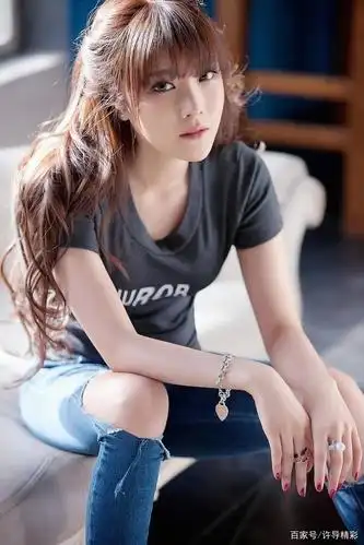 年5月17日出生于辽宁省沈阳市,毕业于中央戏剧学院,中国内地女演员