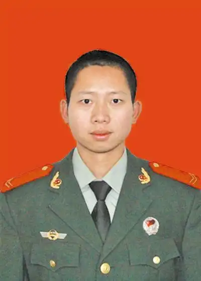 解读武警8644部队因公牺牲的上等兵李影超的6件遗物