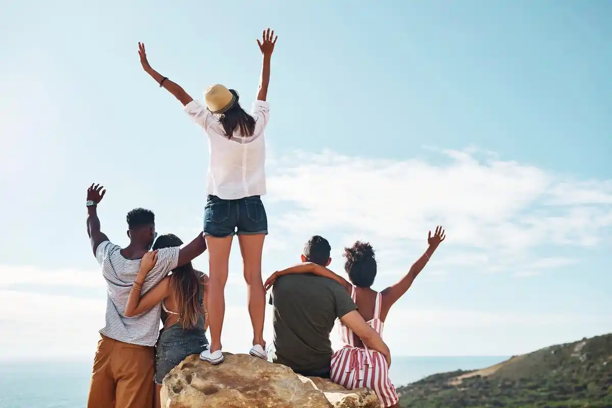 用手机拍摄多人合照的14个技巧: 1.