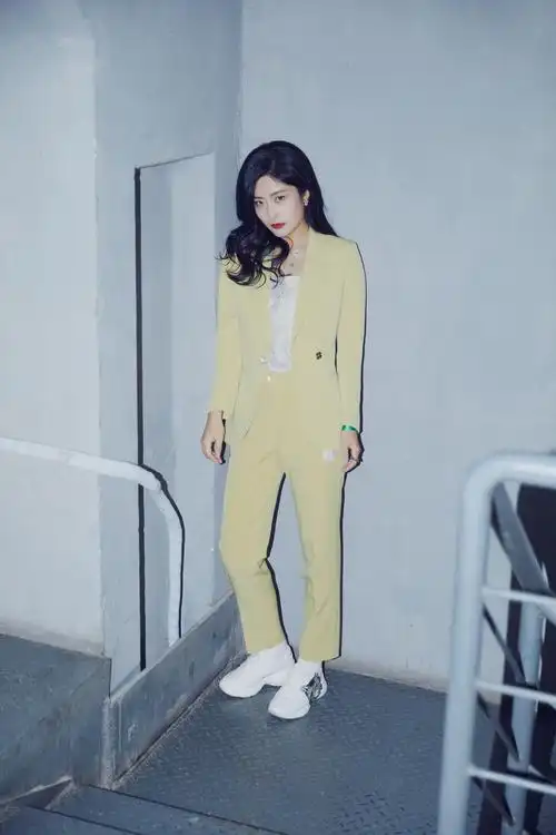 徐百慧亮相公益盛典温暖笑容传递暖心力量