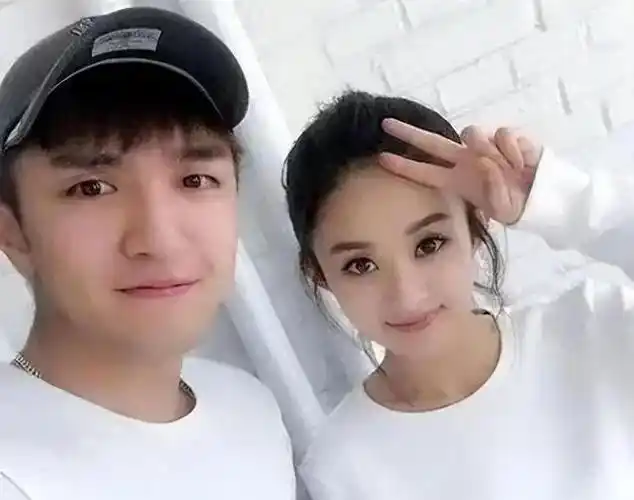 冯绍峰不满赵丽颖秀恩爱,家庭形象有损,发出紧急警告!