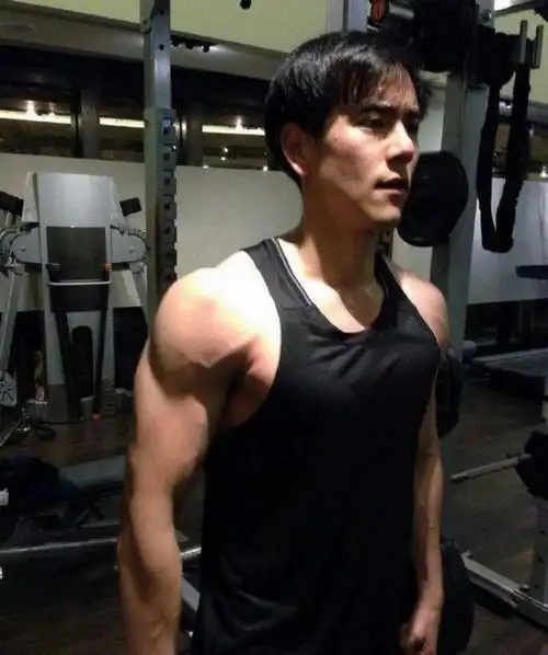 假发假臀假身高,看了明星的真实模样,网友:我的容貌焦虑治好了