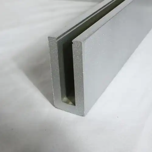 室内楼梯铝合金u型底槽家装楼梯无框玻璃包边栏杆u型槽