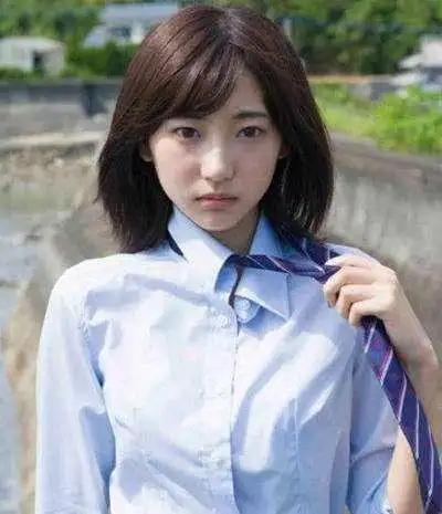 最新瘦小脸必剪的7款刘海发型图片