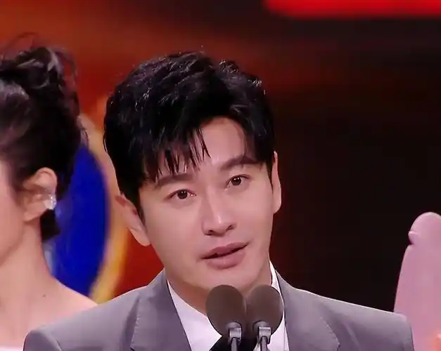 46岁黄晓明对比62岁刘德华,骨相老去和皮相老去的差距一目了然_状态