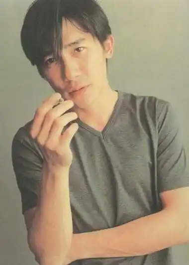 陈冠希只承认两人比他帅,其实这几位男星颜值不输梁朝伟金城武!