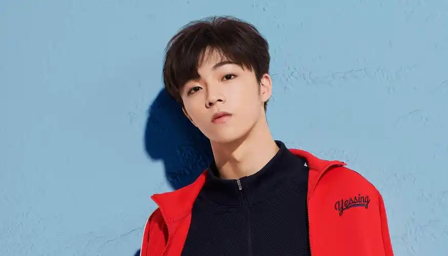 陈立农一直是学校的风云人物,近日被网友喊话快点回去领奖学金!