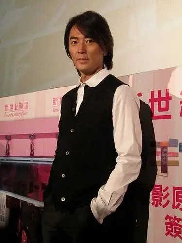 郑伊健买铺开咖啡店 让蒙嘉慧当老板娘