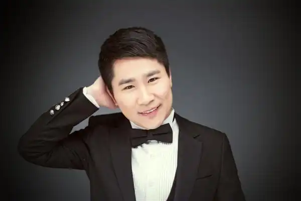 陆青青,施晓平结婚请柬吉日:2015-05-10      倒计时: 幸福时刻!