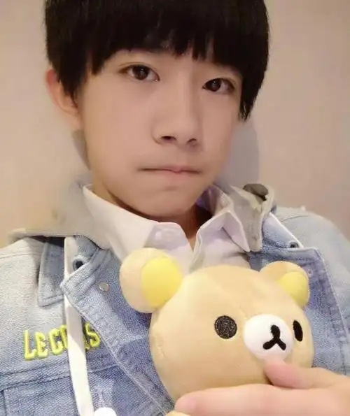 23岁易烊千玺从不被看好到坐拥百亿票房刘嘉玲的话有人信了