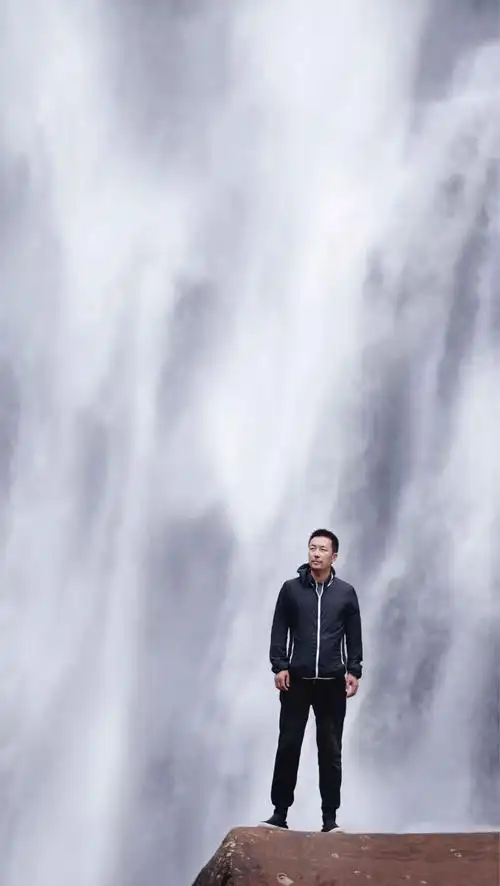 音乐风向标丨月亮之上最初版尽显柔情范儿何沐阳亲自唱给你听