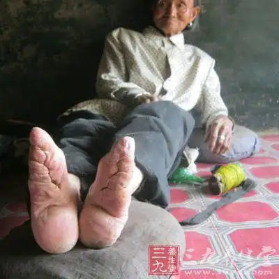 为什么男人在落魄的时候女人会离开他?拜托了各位 谢谢