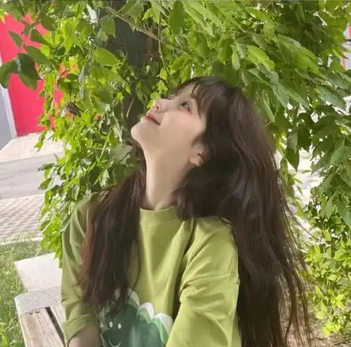 绿色系小清新女生头像小众干净的女生头像森系甜美女生头像