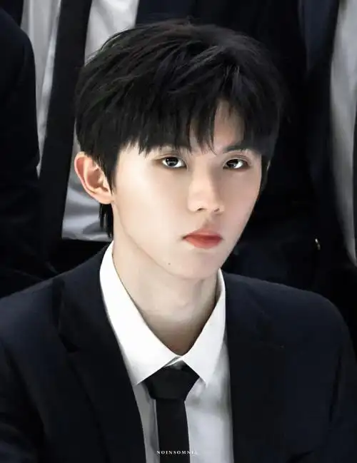 马嘉祺理想之途演唱会##时代少年团校服预告照