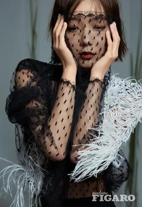 王珞丹登杂志闭年刊封面 破译自然彰显女性之美_凤凰网娱乐_凤凰网