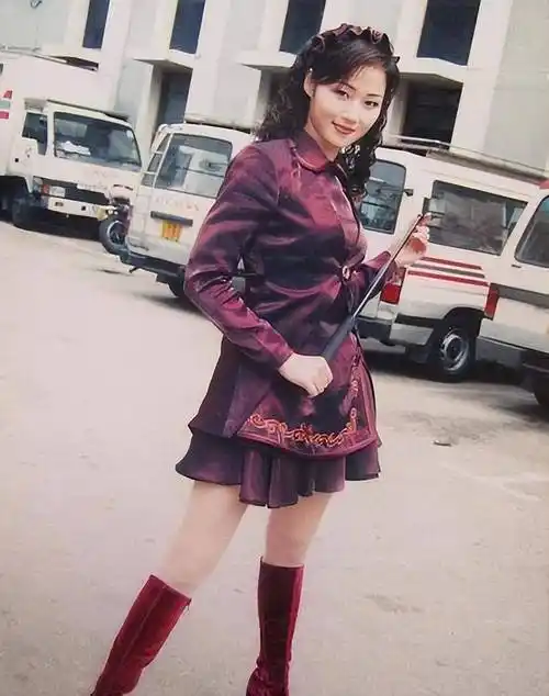 万绮雯:吕颂贤多次求复合,甄子丹下跪求爱,她当年有多抢手?