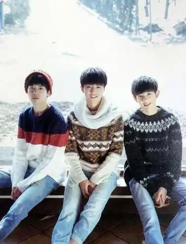 tfboys为队友易烊千玺庆生,p图搞怪停不下来!要开心快乐哦!