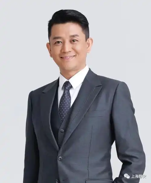 一同上海广播电视台资深节目主持人陶淳在凯迪克大厦一楼开讲"面对面