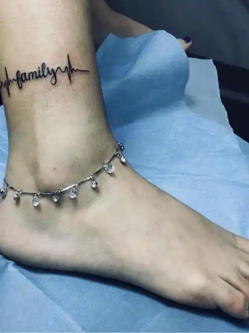 脚脖子纹身family