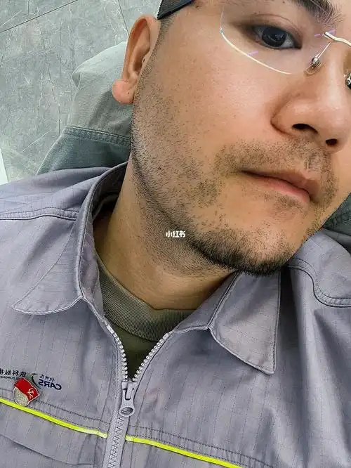 又懒得收拾,有宝子怎么打理好胡子的方法吗#介绍一个小哥哥  #胡子