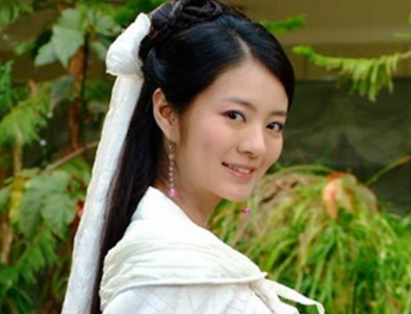 安以轩在《牛郎织女》中的五款造型:图2让人心疼,图4让董永动心