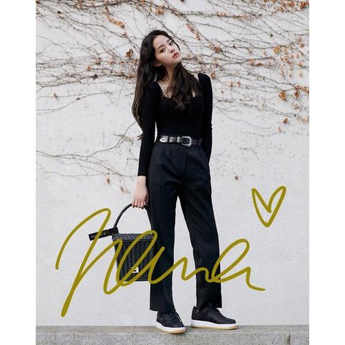 6寸 欧阳娜娜  亲笔签名照片新款热门宣传照签名照   17号