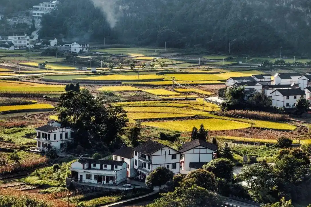 5折宠粉限时抢购!打卡网红民宿,远眺绝美万峰林,你的屏保该换了!