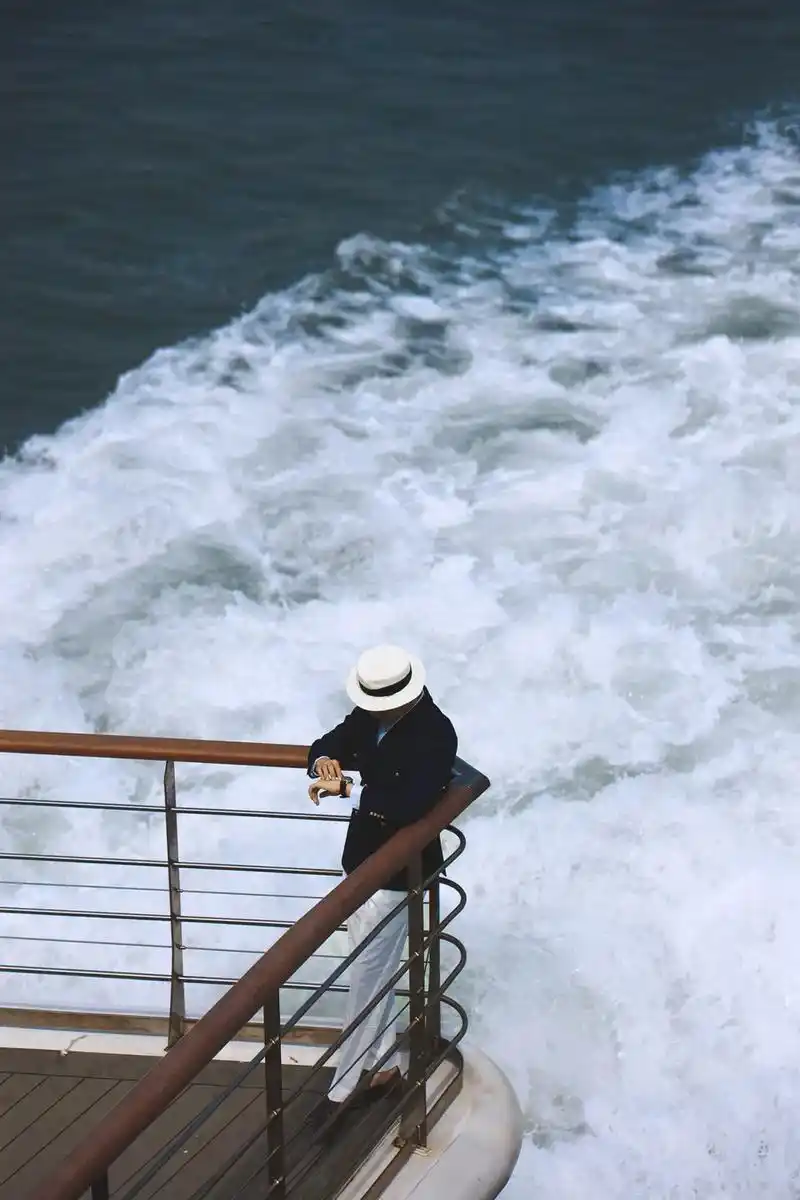 陪你看海的人 比海更温柔 #男生穿搭 #西装杀 - 抖音