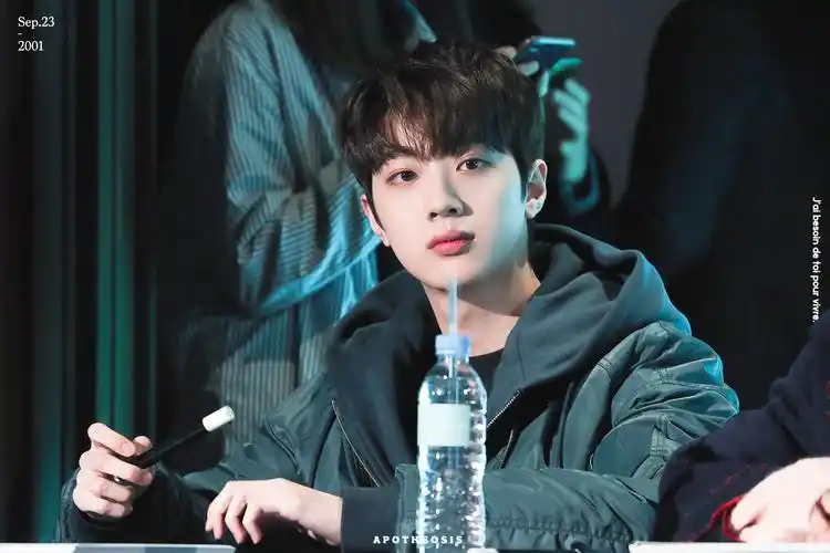 赖冠霖 cr.logo - 堆糖,美图壁纸兴趣社区