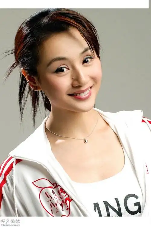 知名主持人曹颖