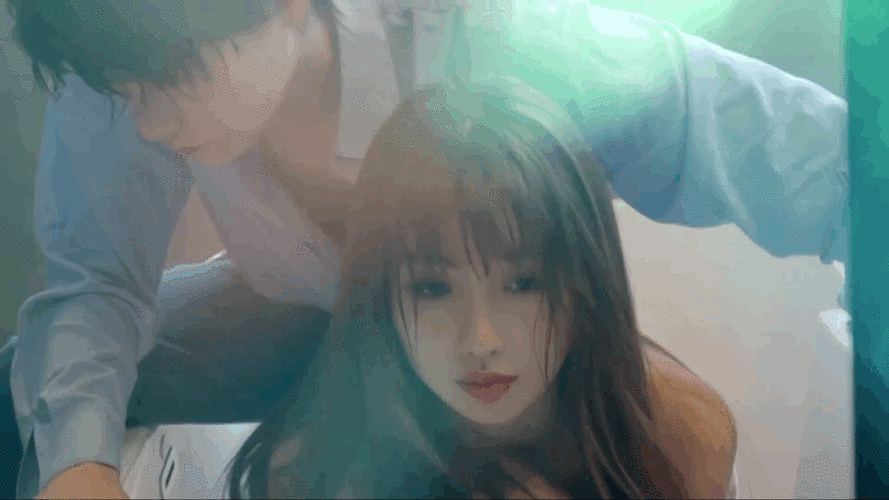 原创丁禹兮虞书欣拍摄浴缸大片两人热情搂抱在一起画面又欲又撩人