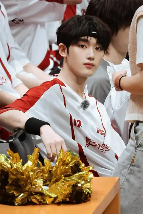 丁程鑫说这是我能看的吗