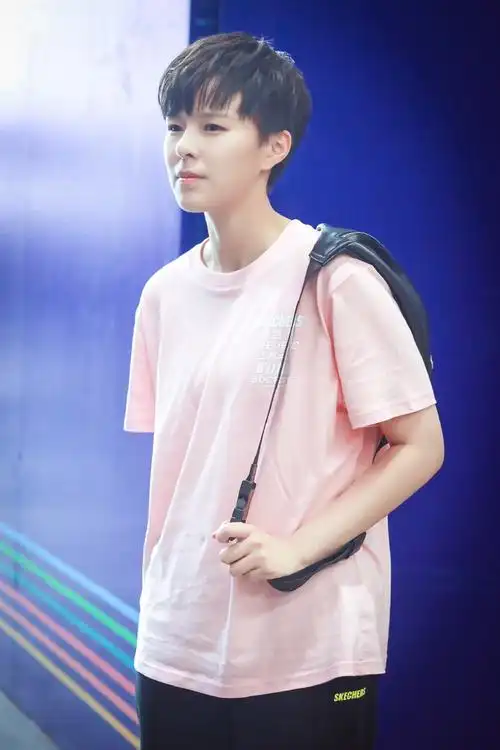 火箭少女101_sunnee//// 腾讯视频 · 超新星运动会