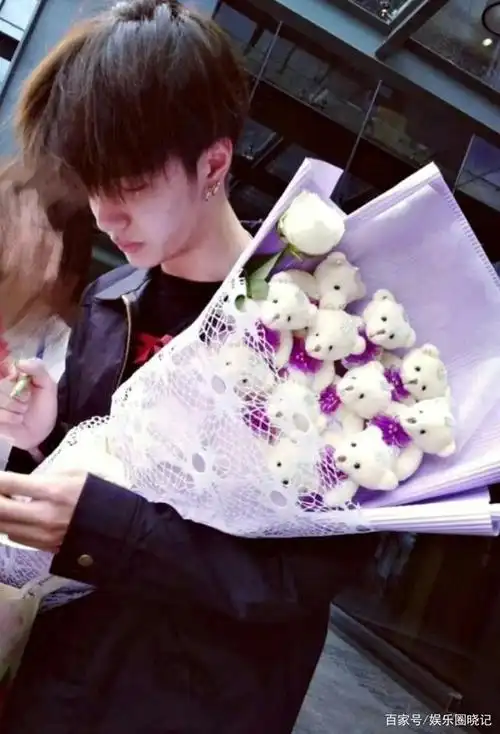 王一博杀青捧花合集,他演过的剧你看过几部?