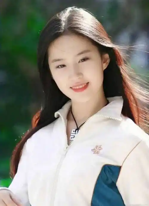 原创刘亦菲17岁跑步旧照曝光青春灵动宛如仙女下凡连发丝都是美的