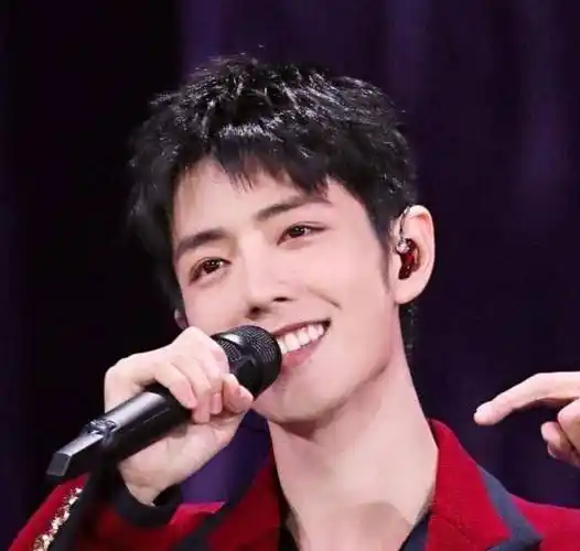 但是开始的时候还略微祈祷不然延后一下,不过品牌和肖战显然是没有