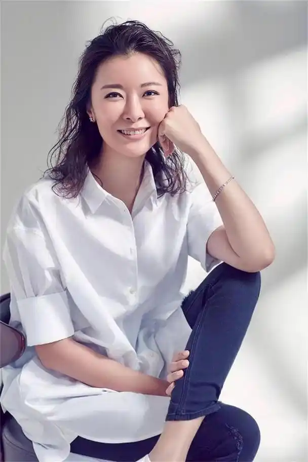 著名演员柯蓝虽没结婚但不代表没伴侣女人一生不该只有婚姻