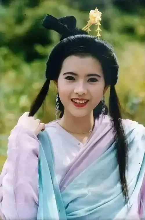 倾城可人的香江美人第四期靓绝五台山的蓝洁瑛明眸皓齿万家传说