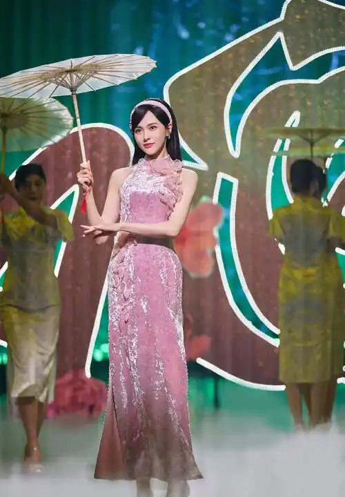 唐嫣穿上旗袍瞬间变成最美仙女!_魅力_气质_舞台